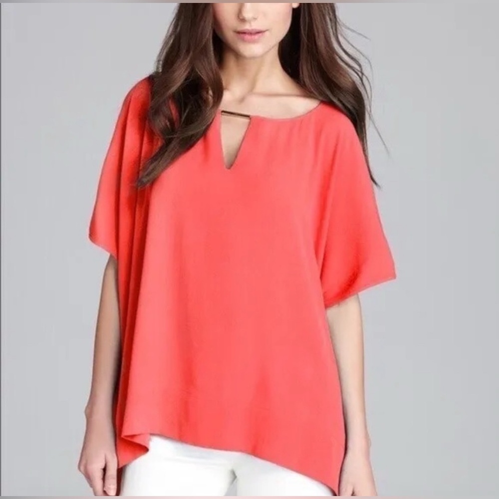 Diane von Furstenberg Beonica Key Hole Drape Tunic Top.